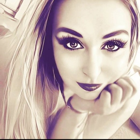 Meet your Posher - Picture 2 of 4